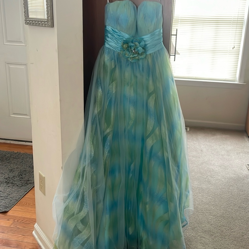Pre teen dress (girly), 4 different layers, about 5.5” height, bustier, no bra